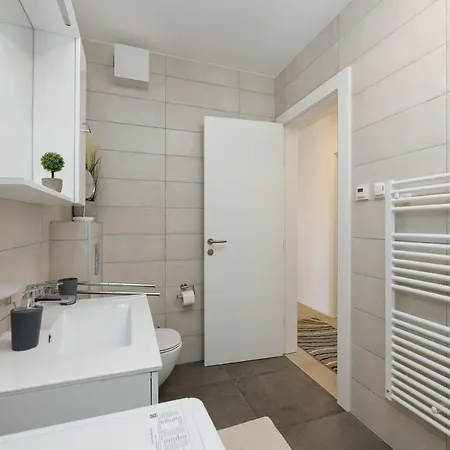 Malo Center - Rooftop, Wifi, Parking