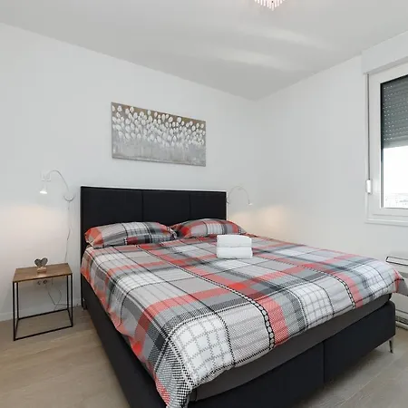 Malo Center - Rooftop, Wifi, Parking Lägenhet Zadar