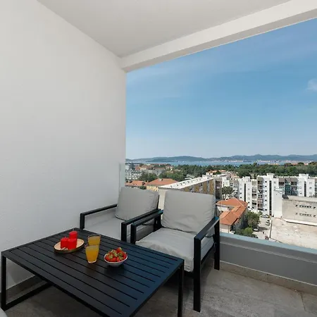 Center - Rooftop, Wifi, New *