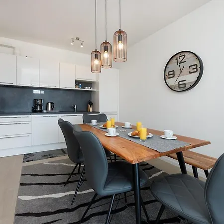 Malo Center - Rooftop, Wifi, Parking ザダル