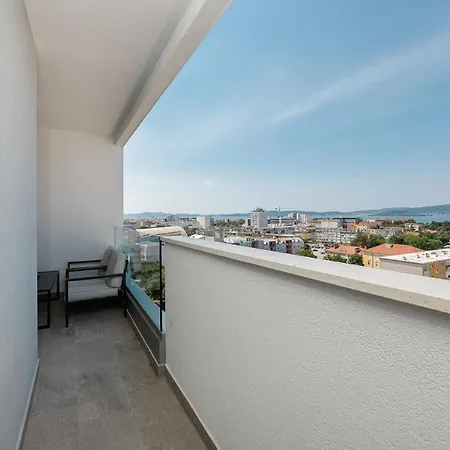 Malo Center - Rooftop, Wifi, Parking * Zadar