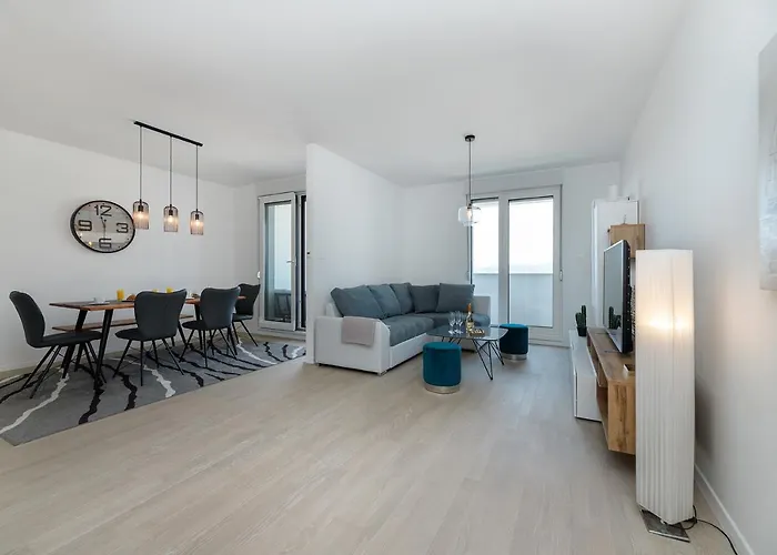 Malo Center - Rooftop, Wifi, Parking ザダル